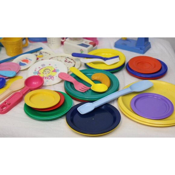 Vtg 1990s Play Dishes Fun with Food Pots Forks Blender Pans Measuring Cups Bowls - Picture 11 of 14